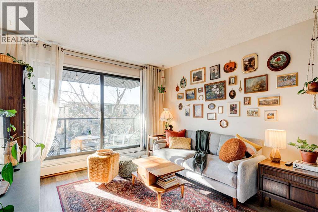 Single Family House for Sale in    Avenue SW Sunalta Calgary 