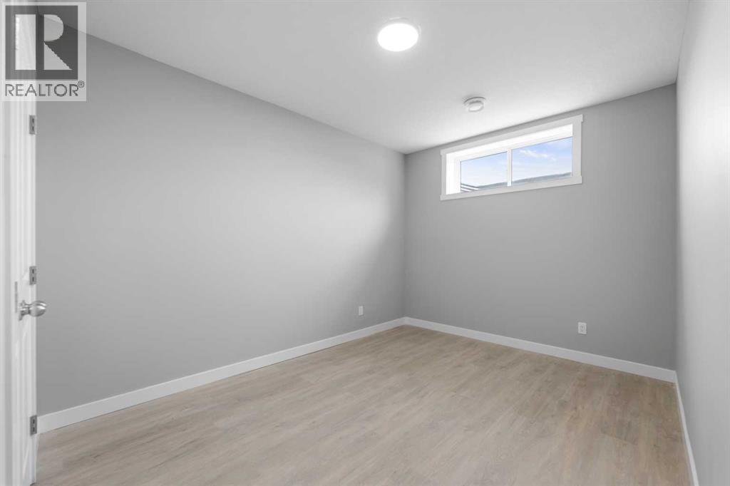 Single Family House for Sale in  Finch Gardens SE Rangeview Calgary 