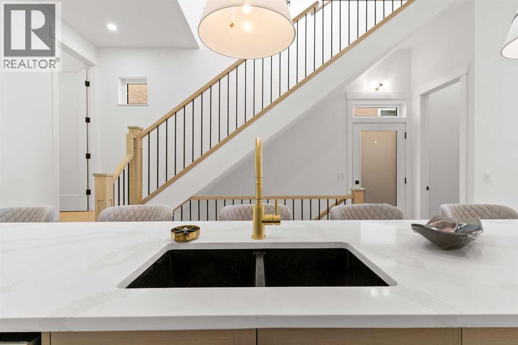 Single Family House for Sale in   Avenue NW West Hillhurst Calgary 