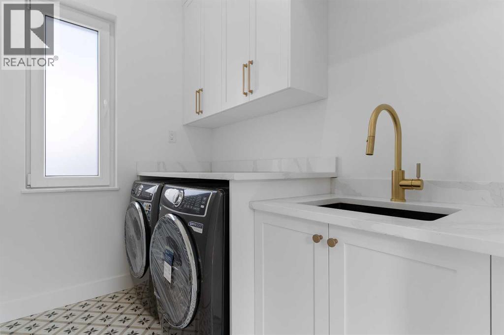 Single Family House for Sale in   Avenue NW West Hillhurst Calgary 