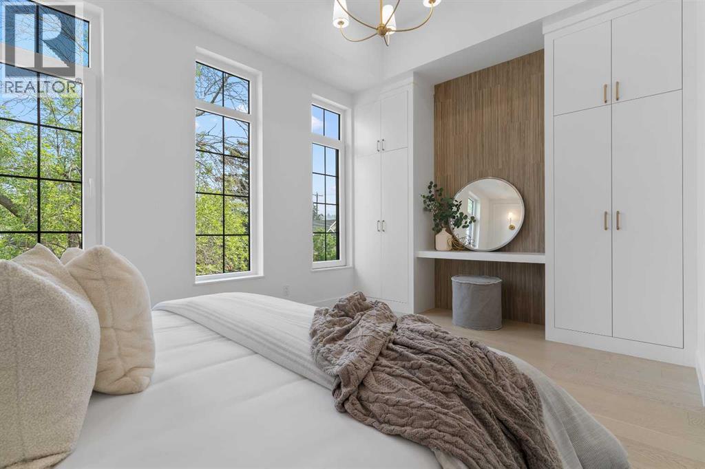 Single Family House for Sale in   Avenue NW West Hillhurst Calgary 