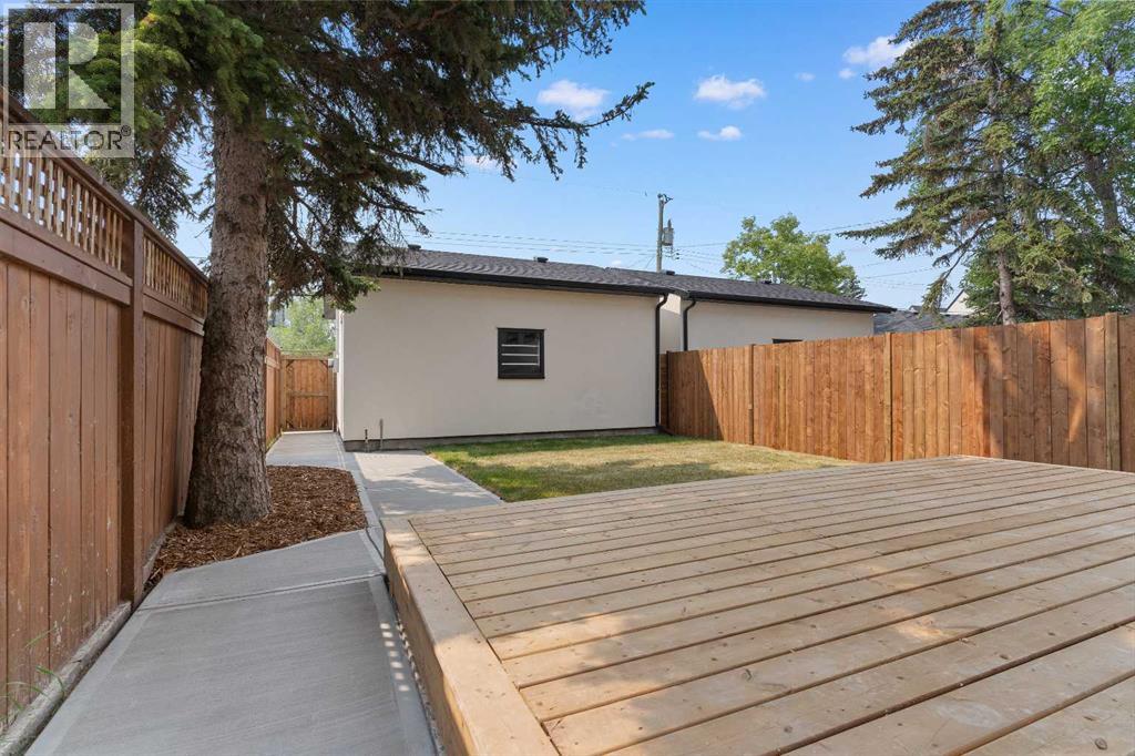 Single Family House for Sale in   Avenue NW West Hillhurst Calgary 