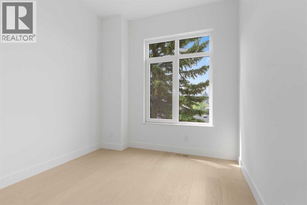 Single Family House for Sale in   Avenue NW West Hillhurst Calgary 