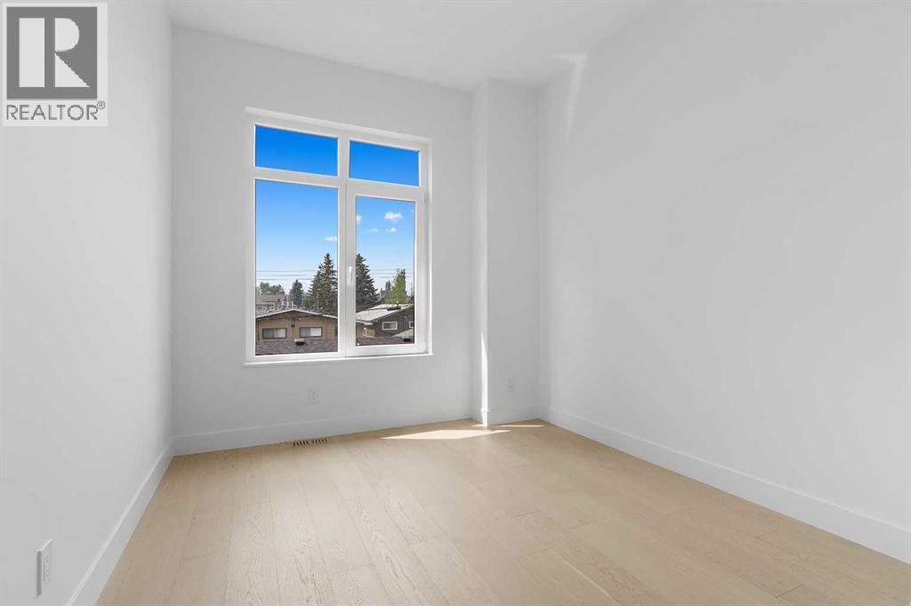 Single Family House for Sale in   Avenue NW West Hillhurst Calgary 