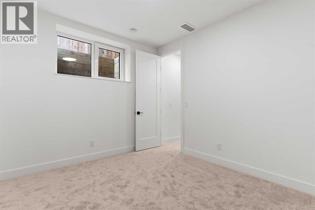 Single Family House for Sale in   Avenue NW West Hillhurst Calgary 