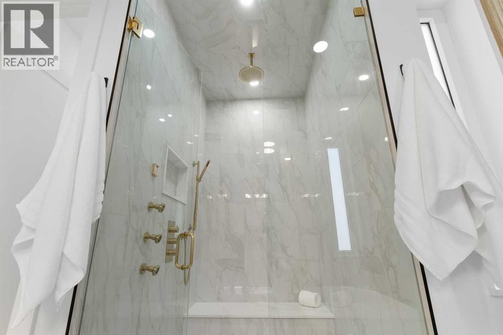 Single Family House for Sale in   Avenue NW West Hillhurst Calgary 