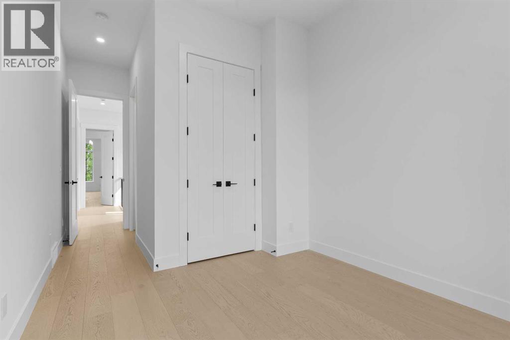 Single Family House for Sale in   Avenue NW West Hillhurst Calgary 