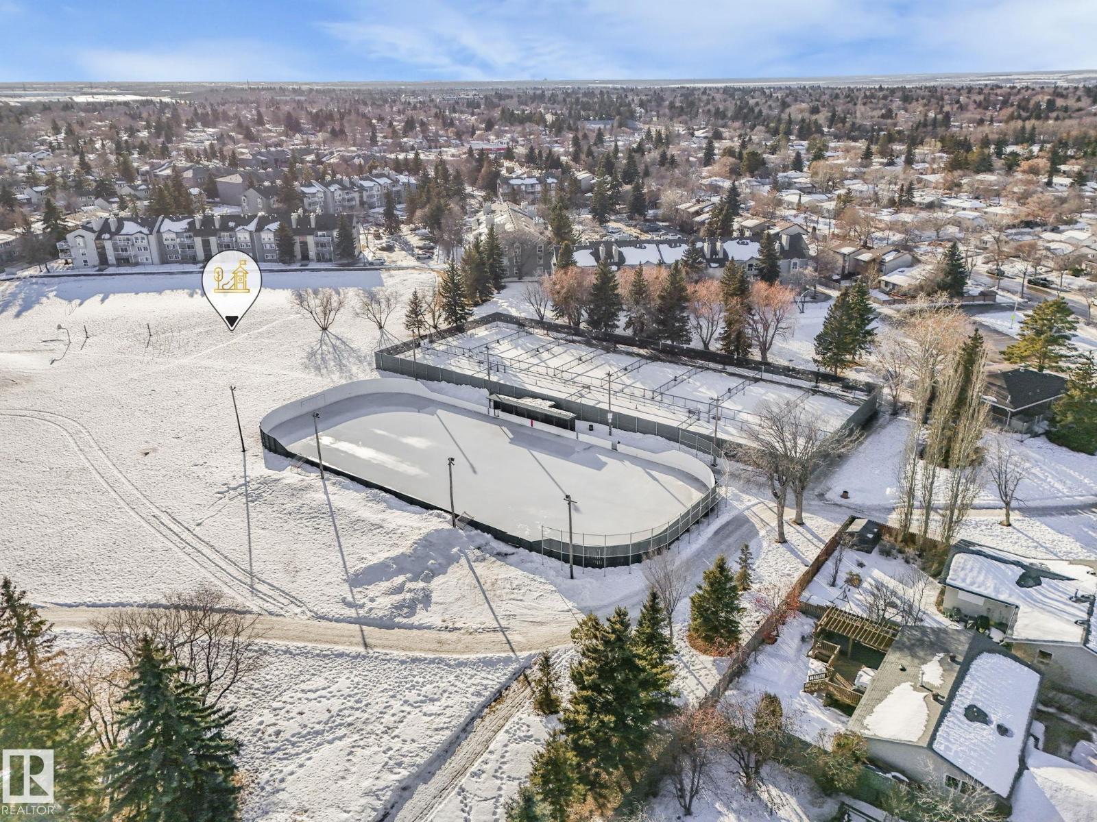 12 AKINSDALE, St. Albert