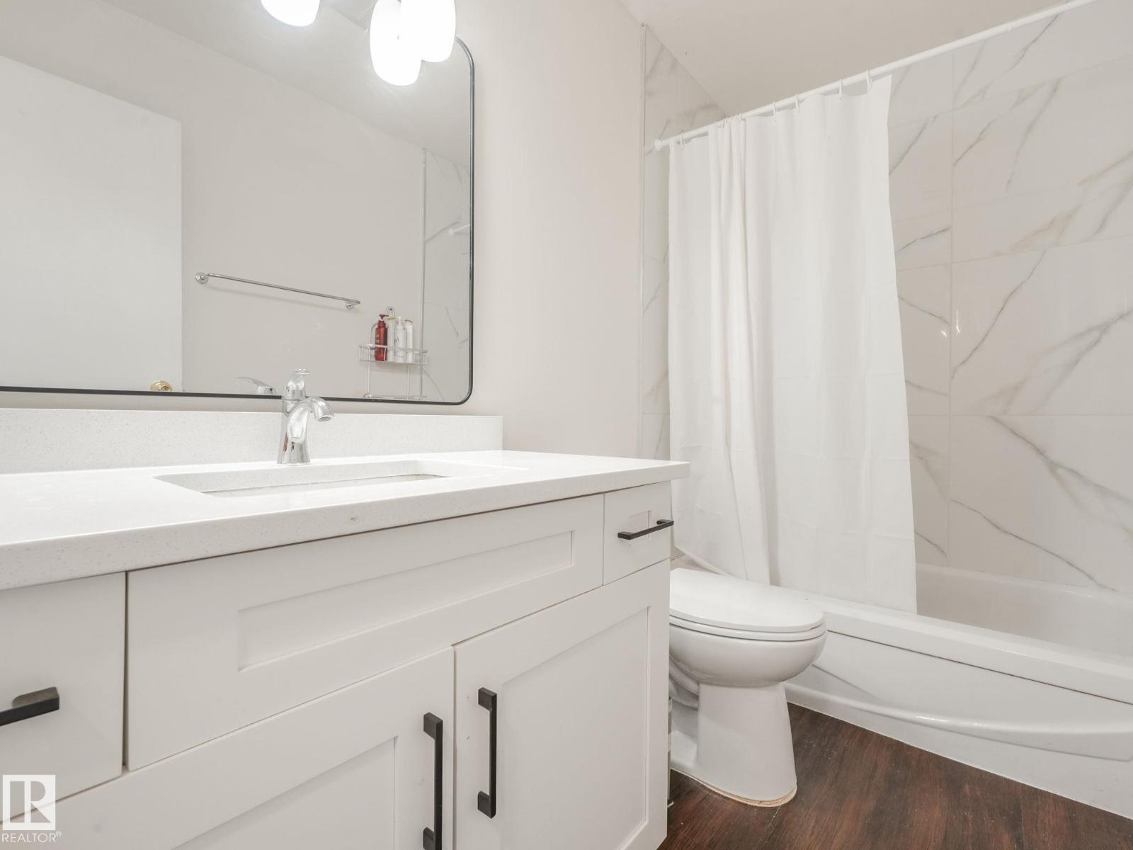 12 AKINSDALE, St. Albert