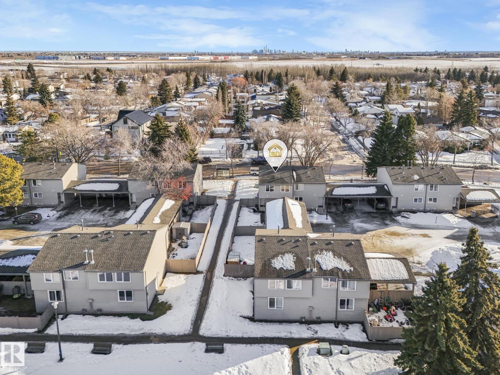 12 AKINSDALE, St. Albert