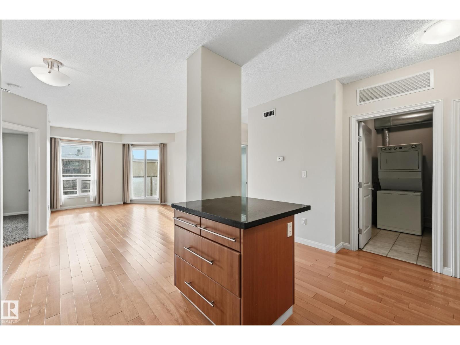 #304 9819 104 ST NW, Edmonton