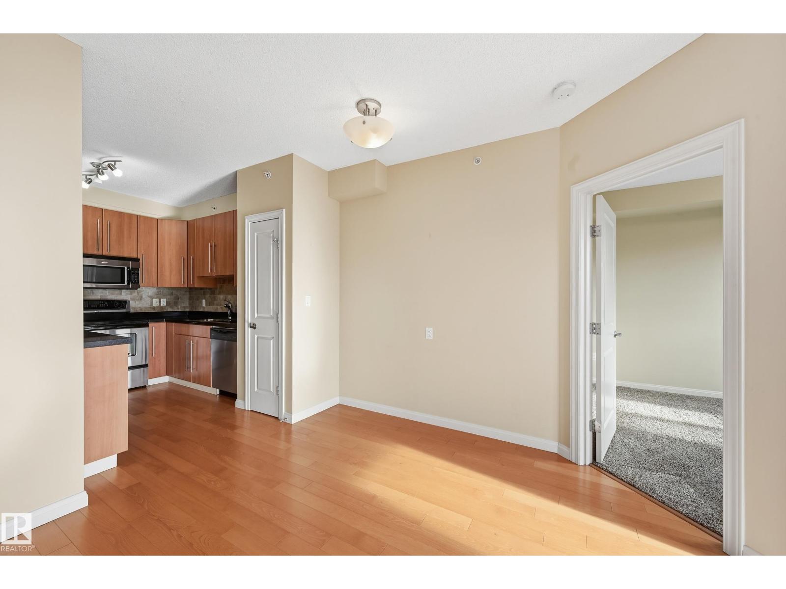 #304 9819 104 ST NW, Edmonton