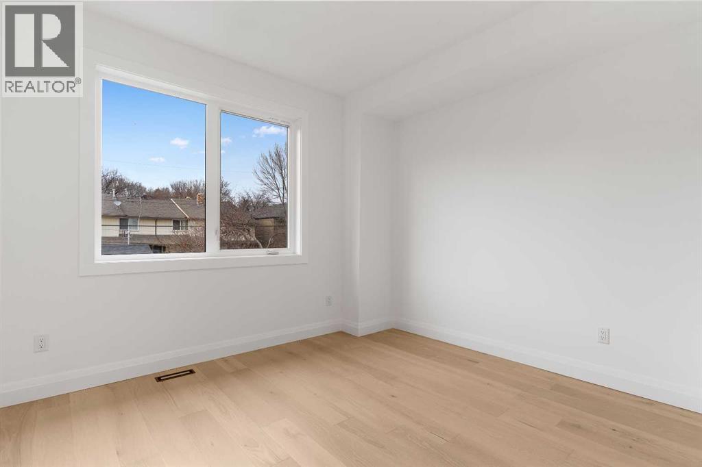 Single Family House for Sale in   Street NW Parkdale Calgary 