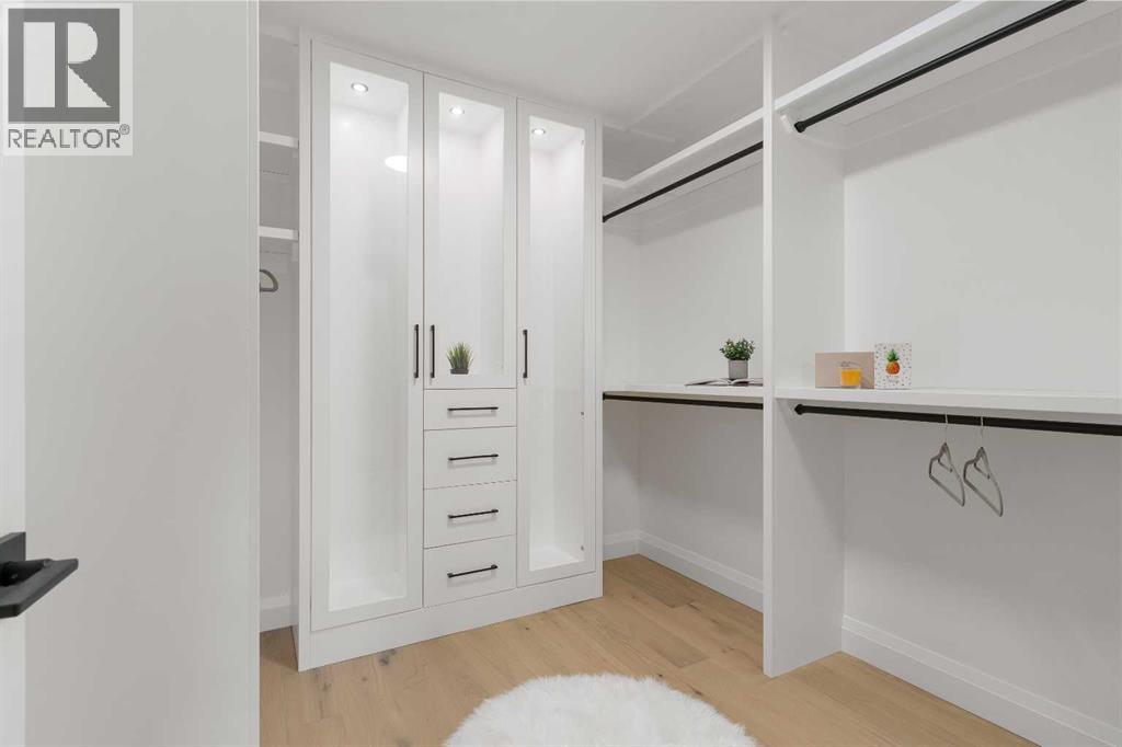 Single Family House for Sale in   Street NW Parkdale Calgary 