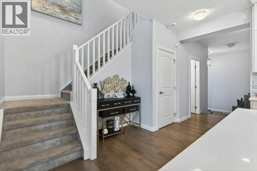 Single Family House for Sale in  Evansglen Circle NW Evanston Calgary 