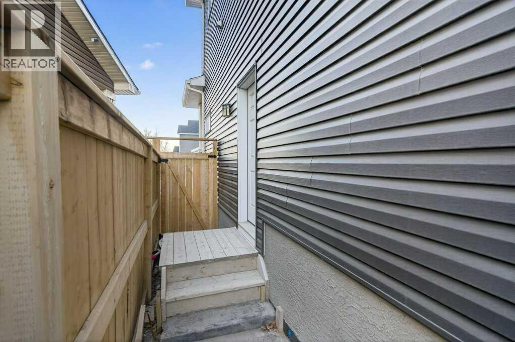 Single Family House for Sale in  Evansglen Circle NW Evanston Calgary 