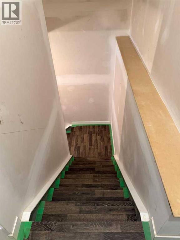 Single Family House for Sale in  Evansglen Circle NW Evanston Calgary 