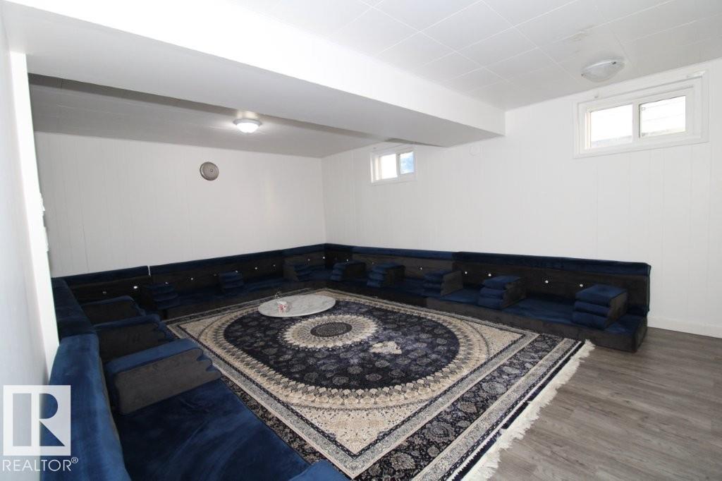 12111 137 AV NW, Edmonton