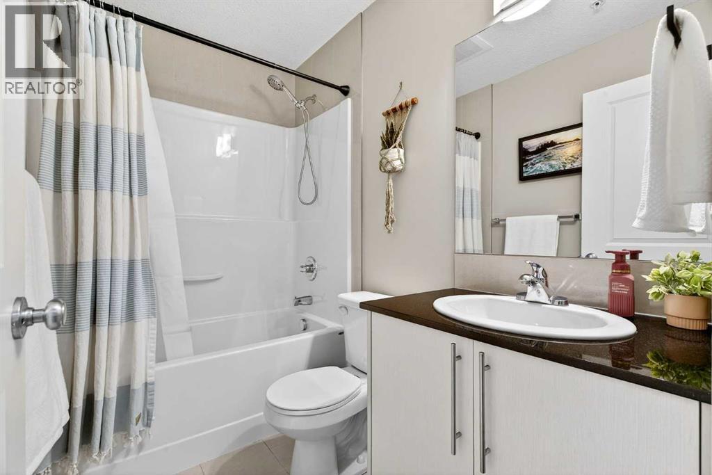 Single Family House for Sale in    Avenue SW Glenbrook Calgary 