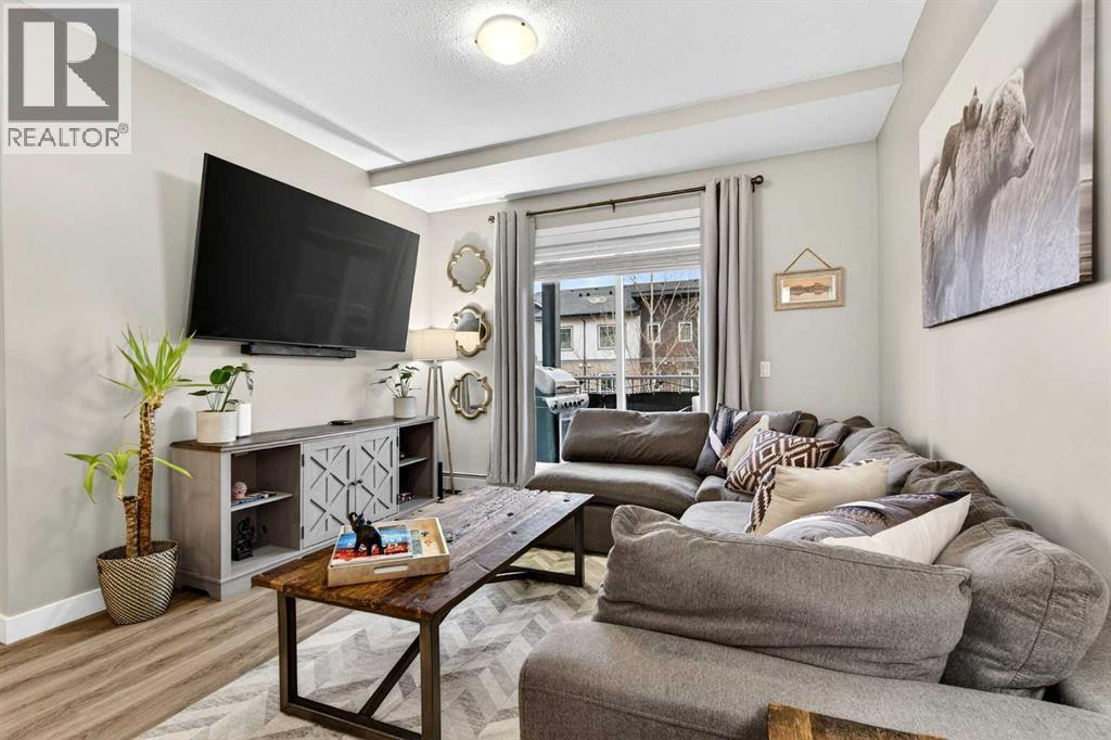 Single Family House for Sale in    Avenue SW Glenbrook Calgary 