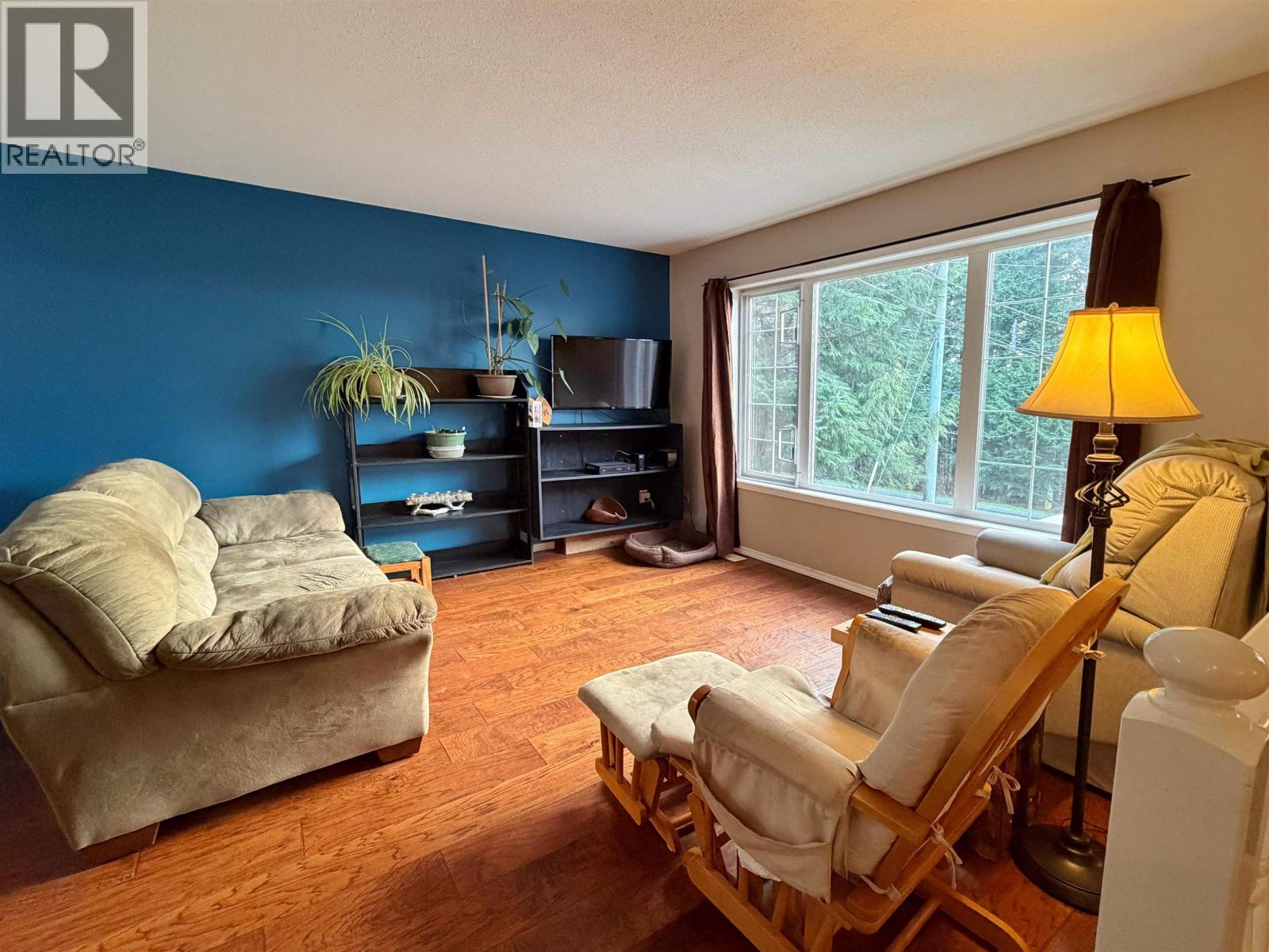 915 JUBILEE DRIVE - 11