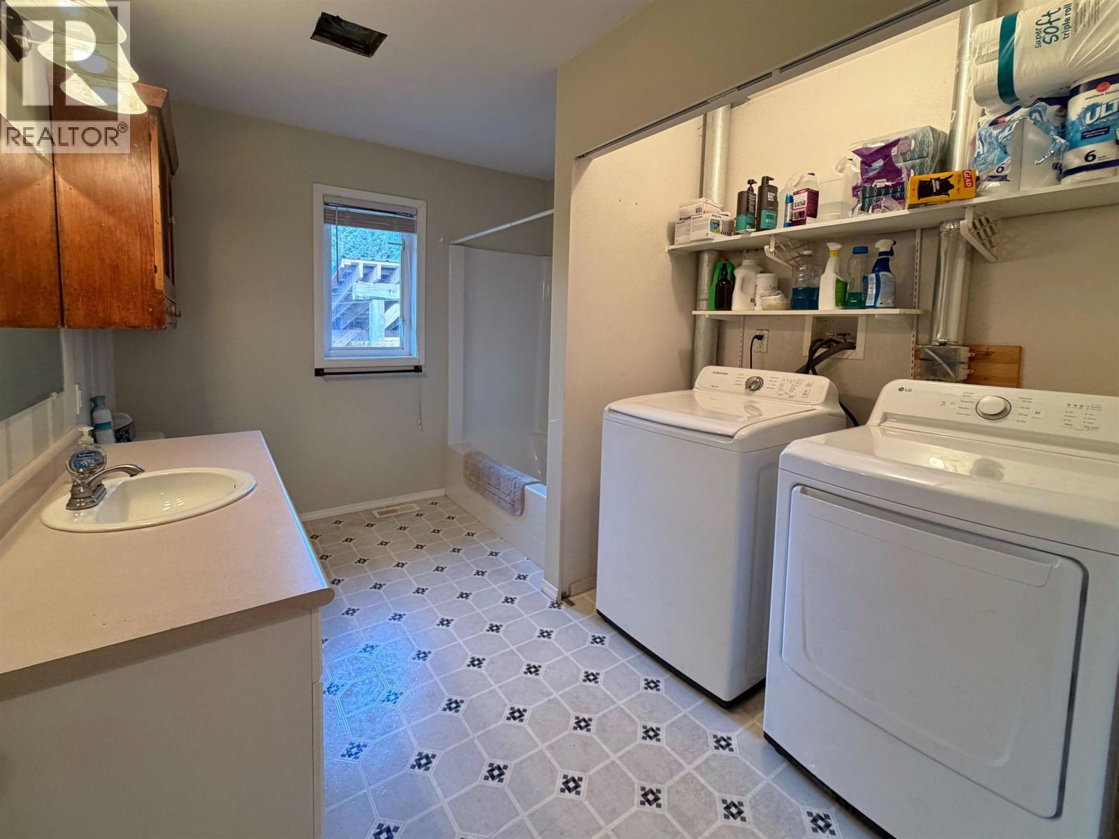 915 JUBILEE DRIVE - 25