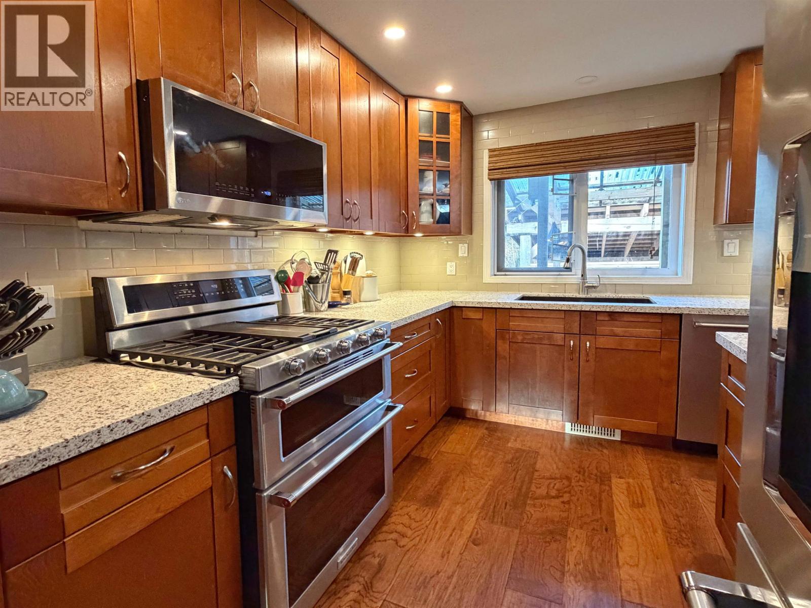 915 JUBILEE DRIVE - 3