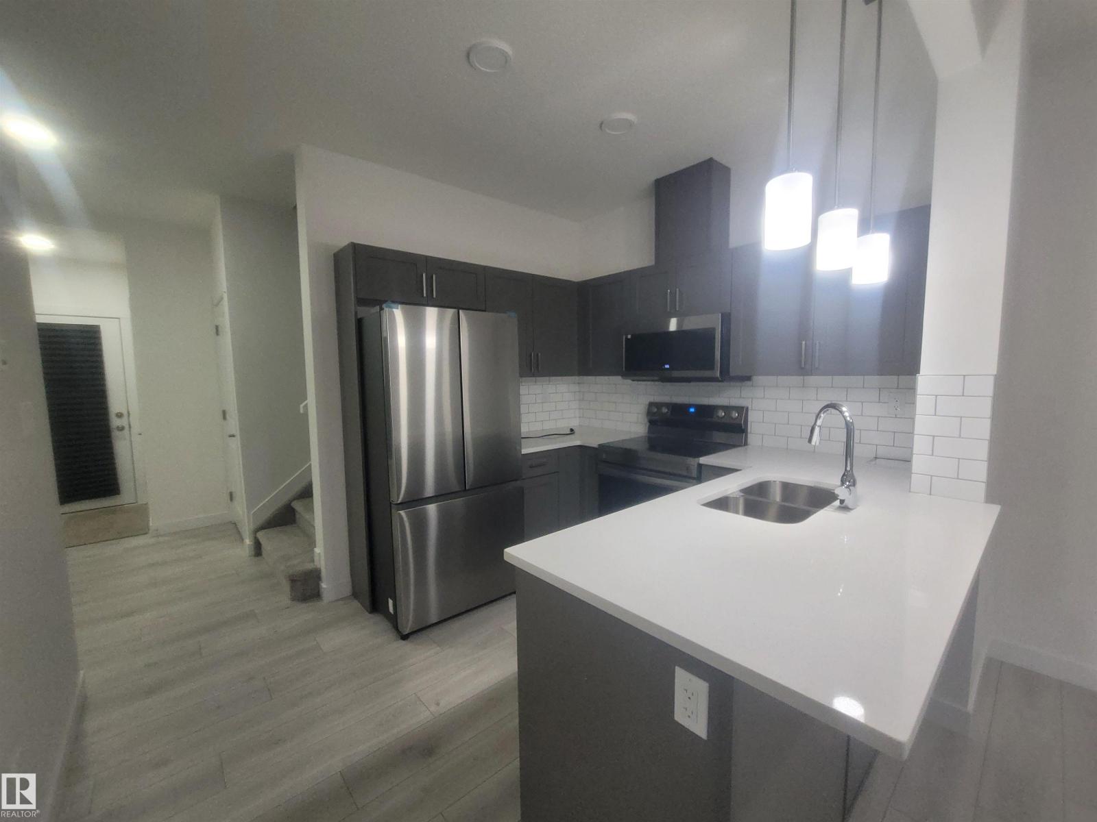 #48 2710 66 ST SW - 9