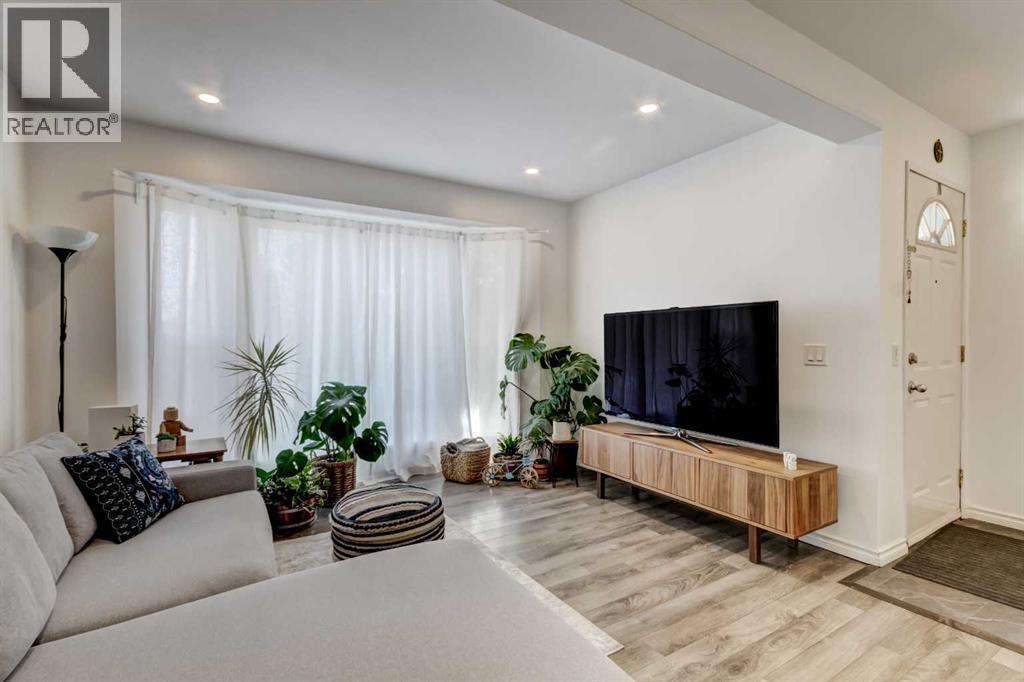 Single Family House for Sale in  Rivercrest Circle SE Riverbend Calgary 