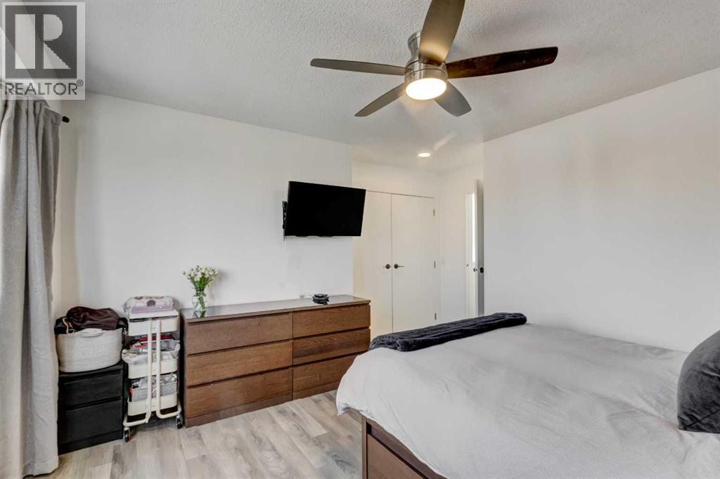 Single Family House for Sale in  Rivercrest Circle SE Riverbend Calgary 