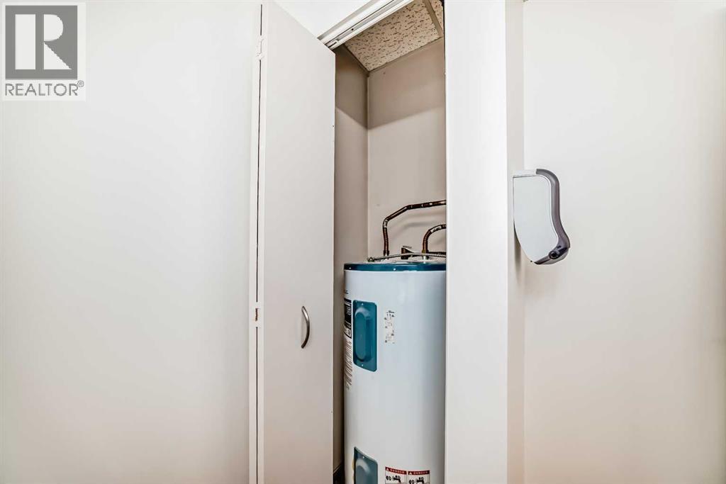 Office for Sale in Lower   Avenue NW Hillhurst Calgary 