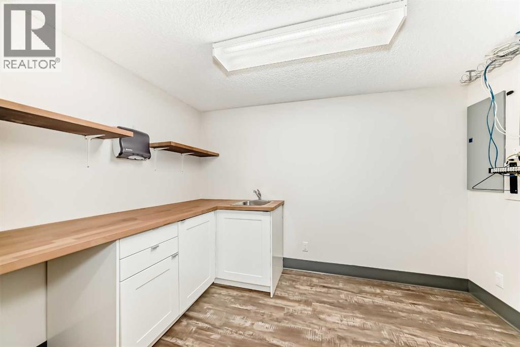 Business for Sale in    Avenue NW Hillhurst Calgary 