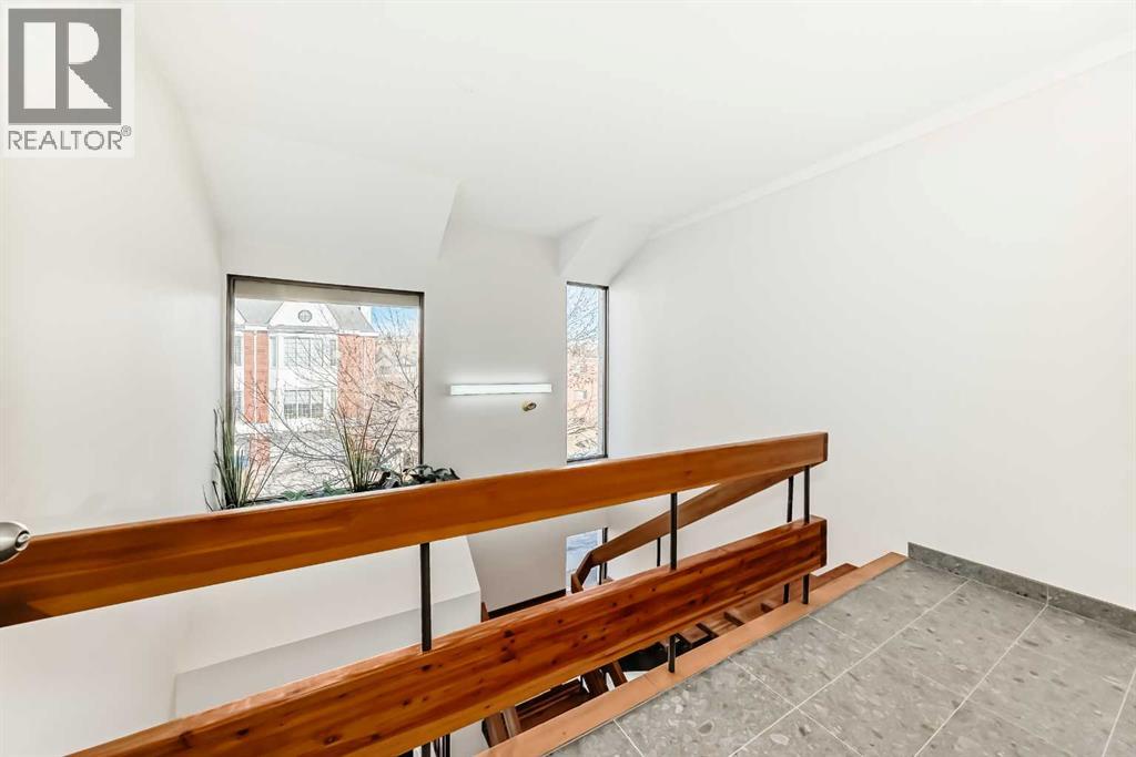 Business for Sale in    Avenue NW Hillhurst Calgary 