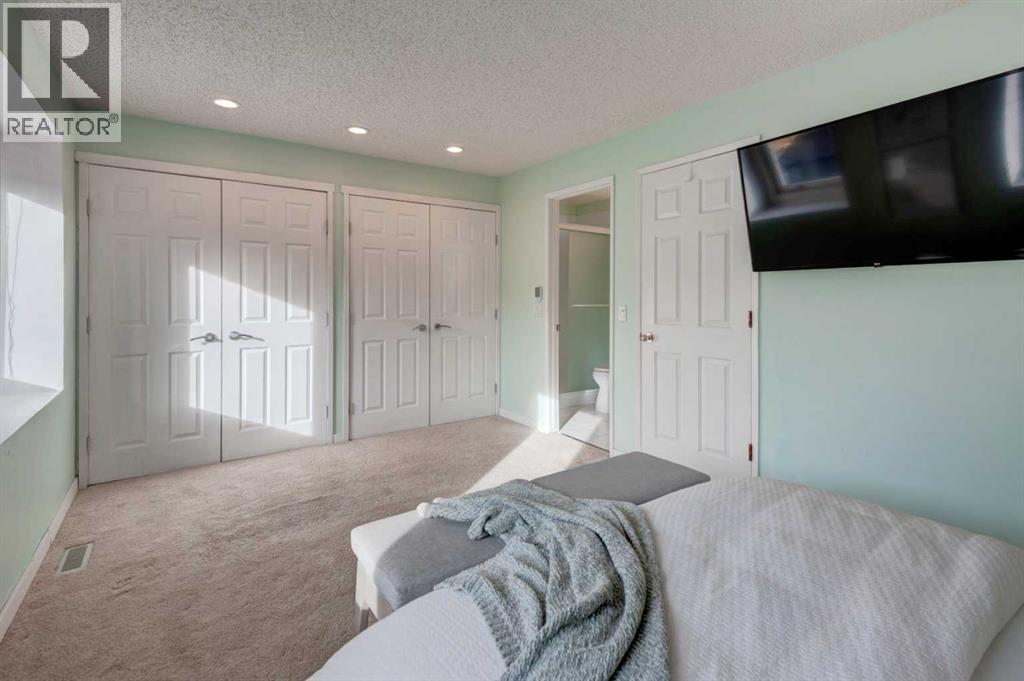 Single Family House for Sale in    Street SW Woodbine Calgary 