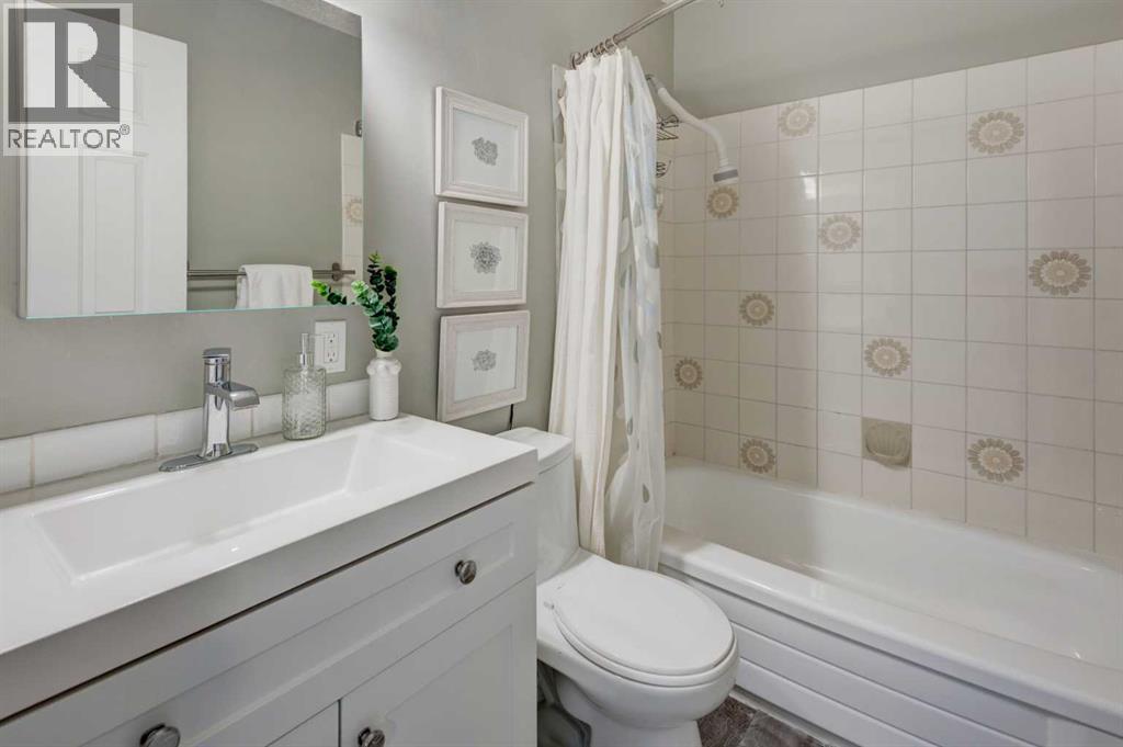 Single Family House for Sale in    Street SW Woodbine Calgary 