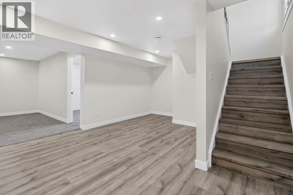 Single Family House Bungalow for Sale in  Lynnover Place SE Ogden Calgary 