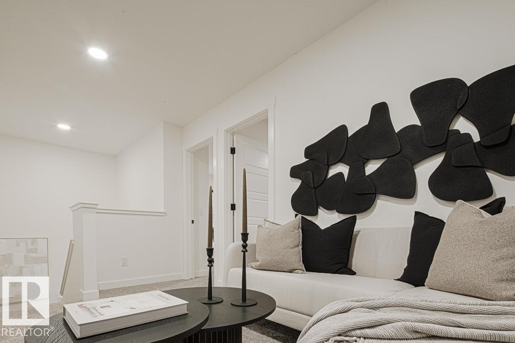 926 18 AV NW, Edmonton