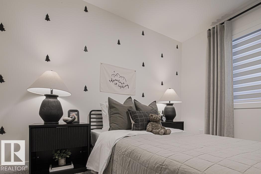 926 18 AV NW, Edmonton