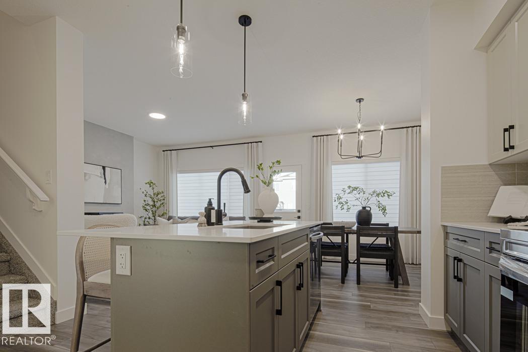 926 18 AV NW, Edmonton