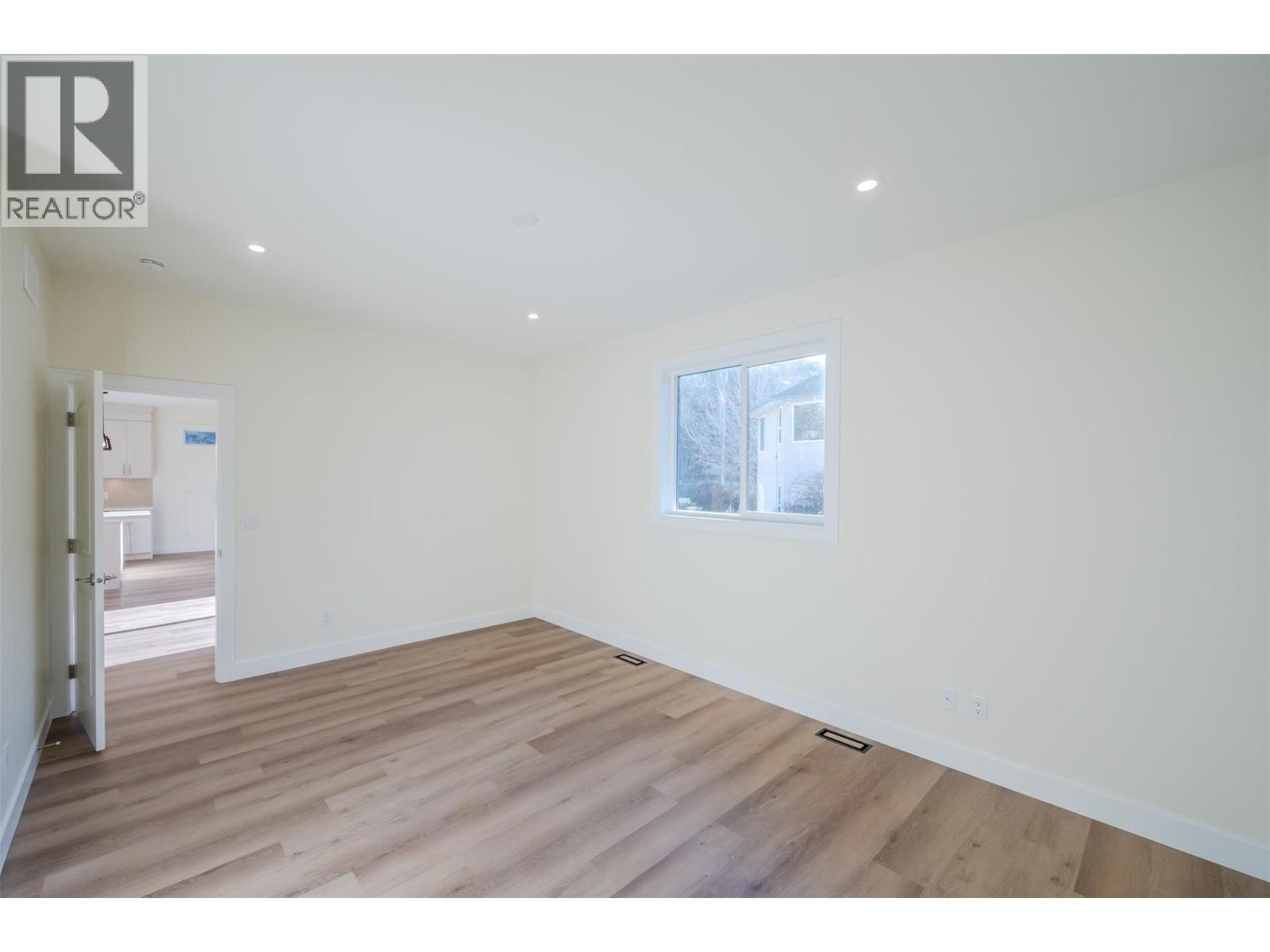 255 Bentgrass Avenue, Oliver