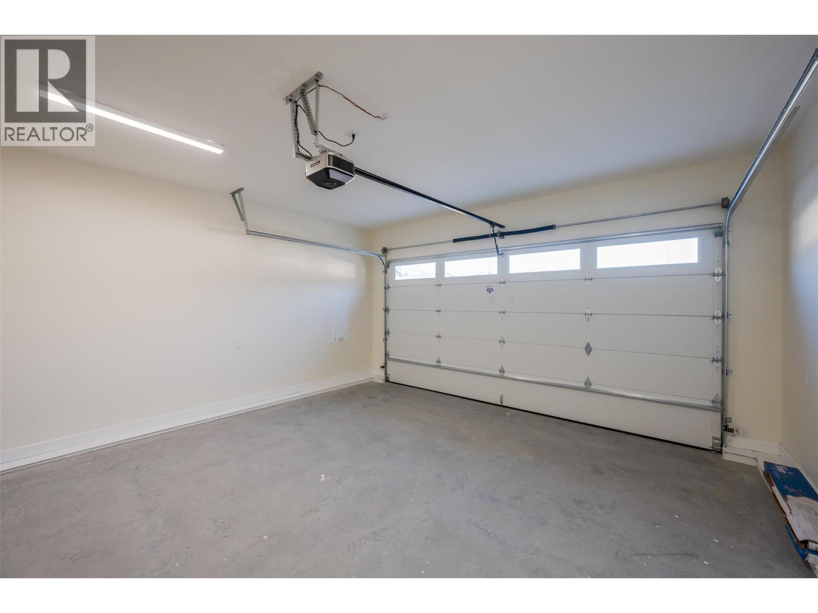 255 Bentgrass Avenue, Oliver