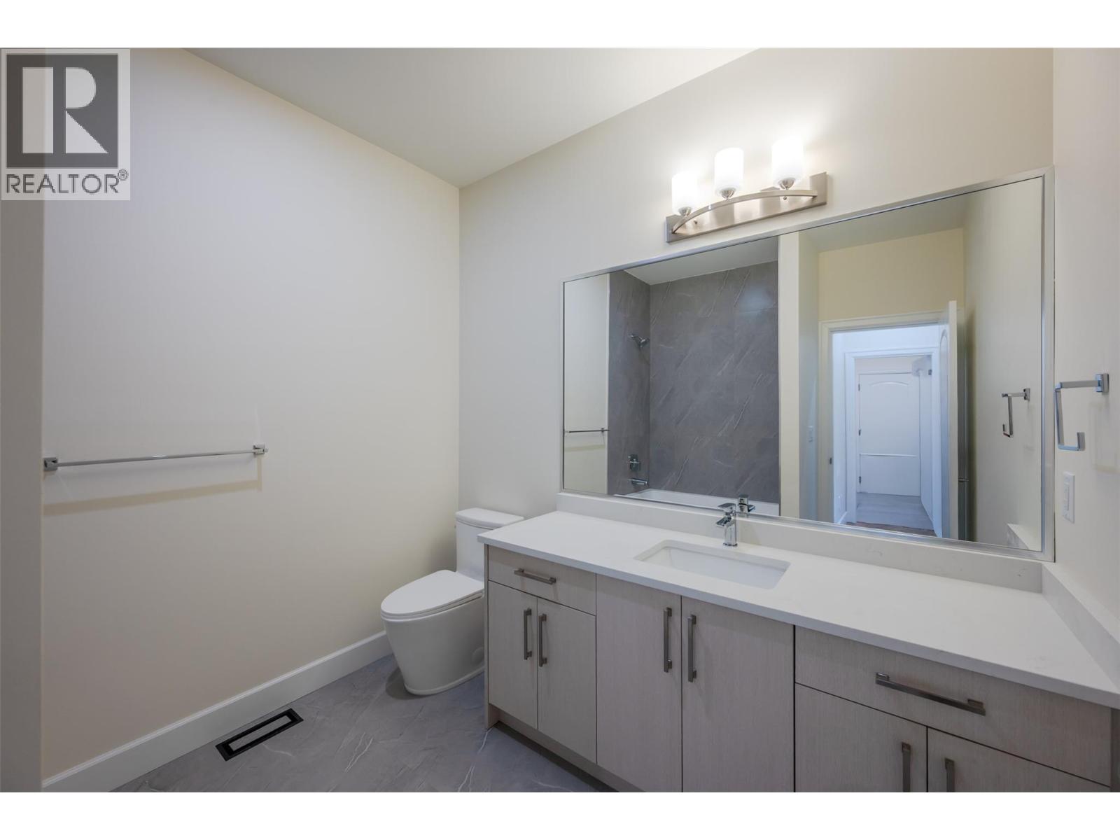 255 Bentgrass Avenue, Oliver