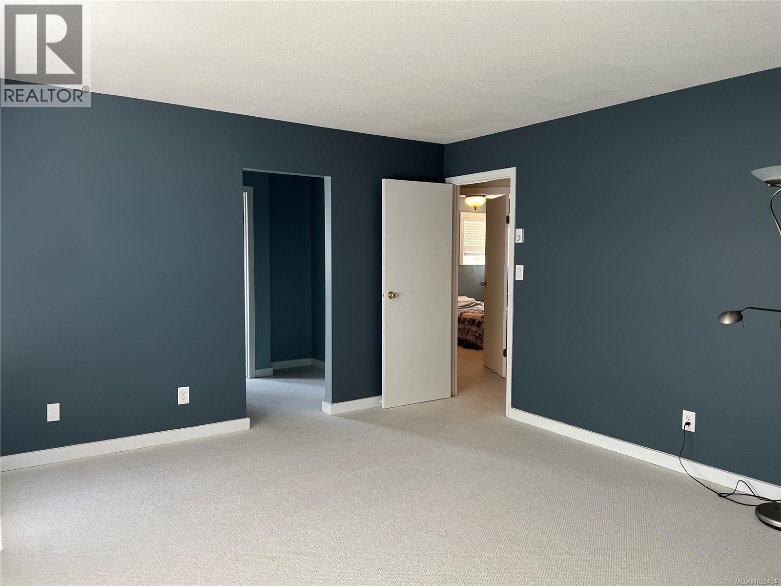 492 CEDAR Cres - 14