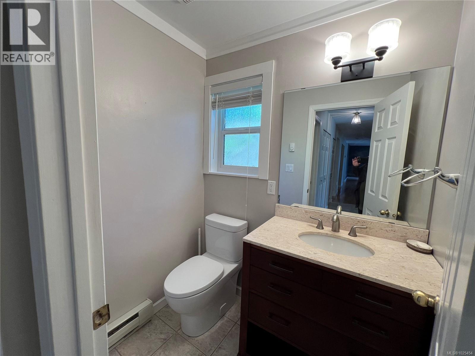 492 CEDAR Cres, Gold River