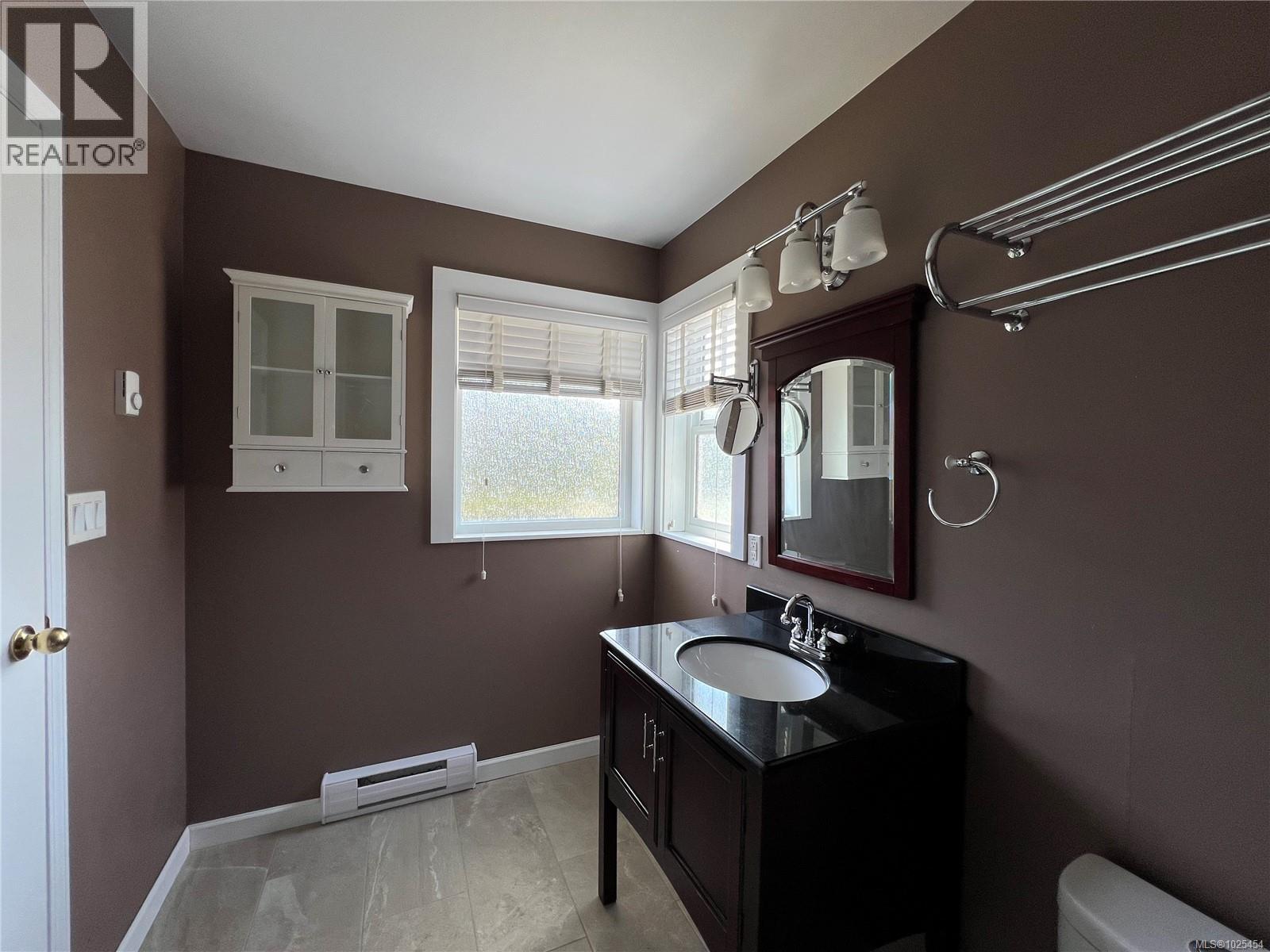 492 CEDAR Cres, Gold River