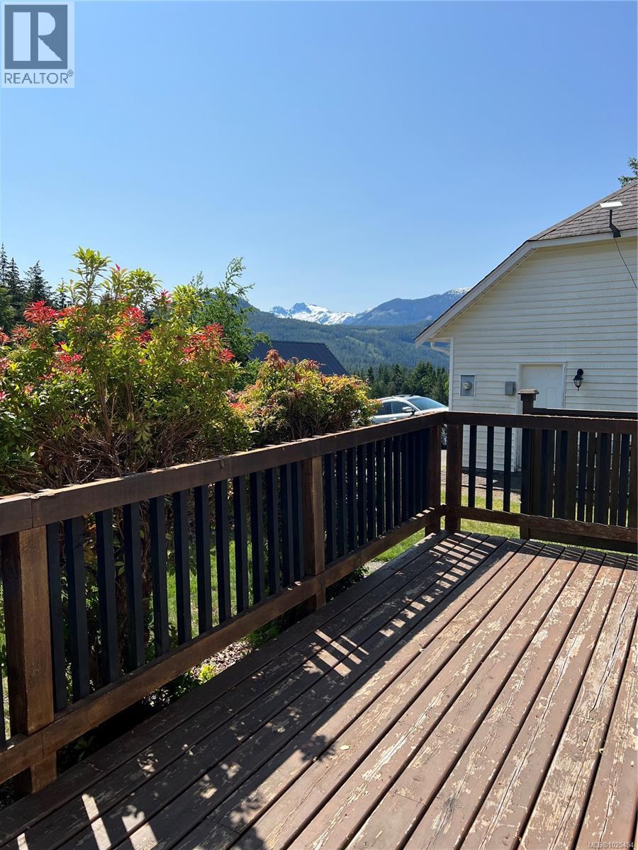 492 CEDAR Cres, Gold River