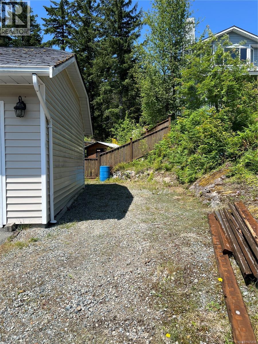 492 CEDAR Cres, Gold River