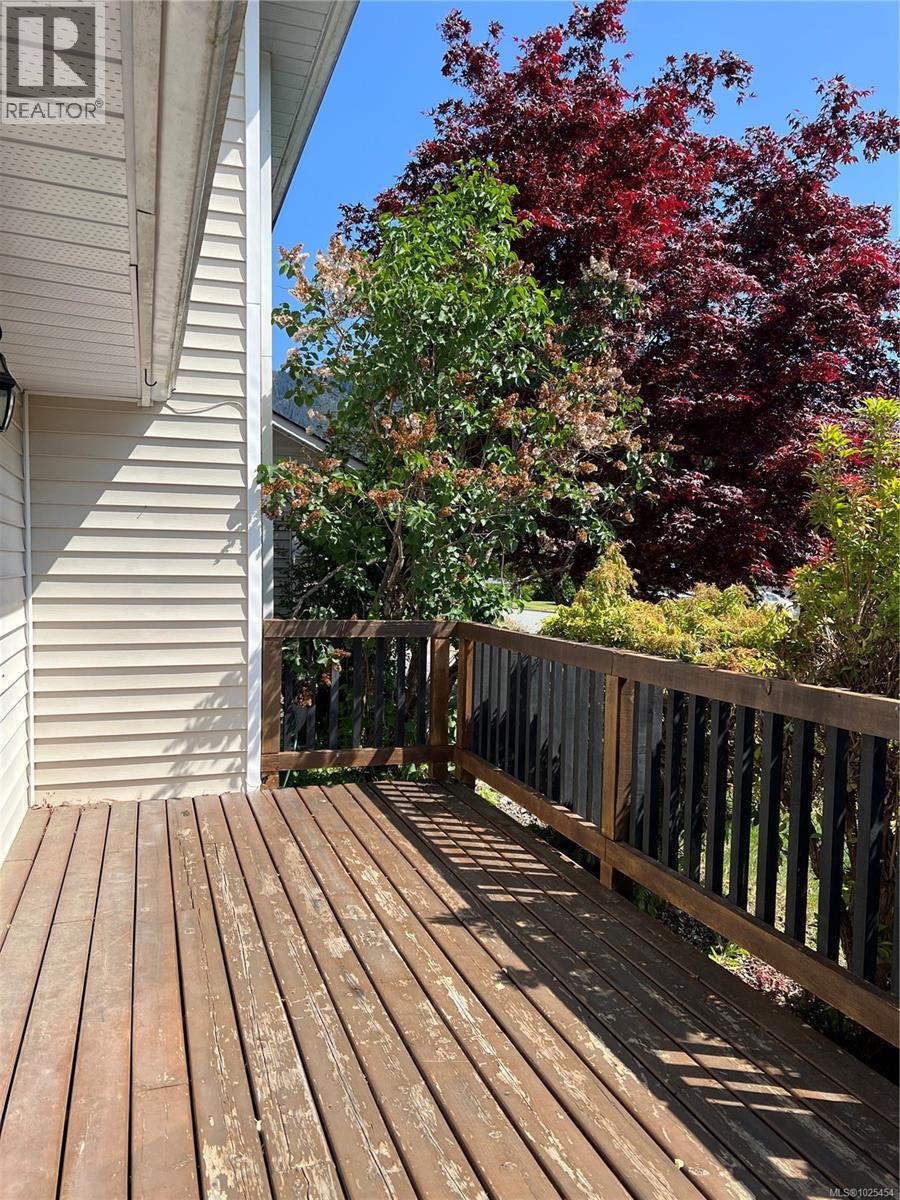 492 CEDAR Cres, Gold River