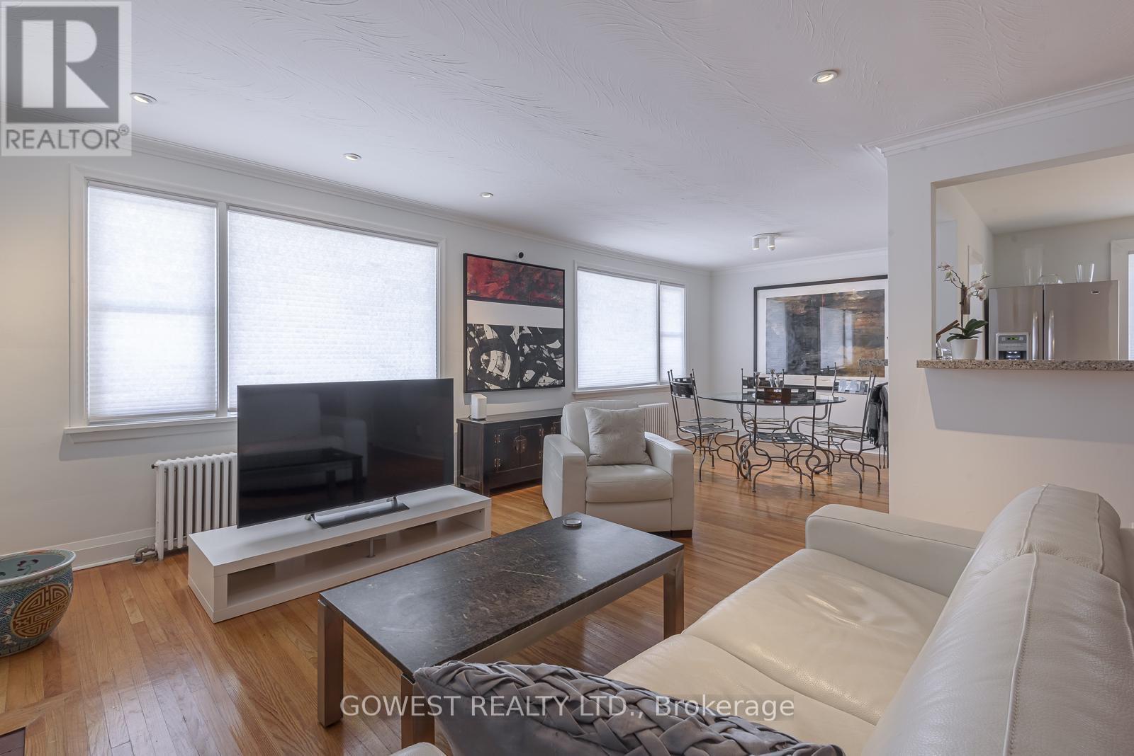 4613 Dundas Street West 2