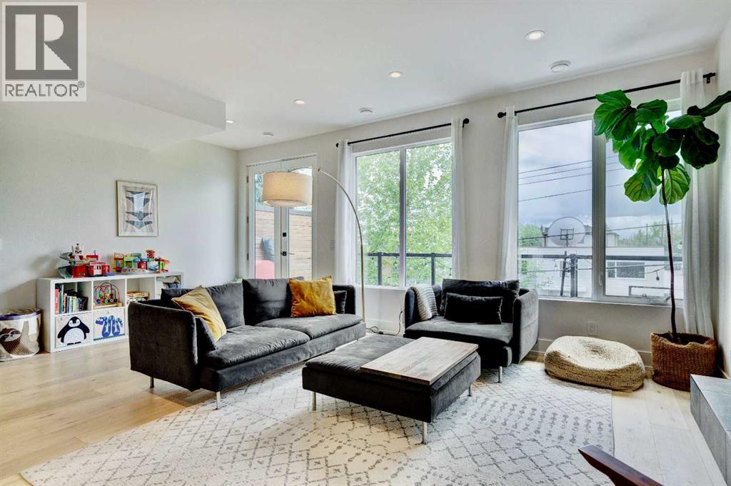 Single Family House for Sale in    Avenue SW South Calgary Calgary 